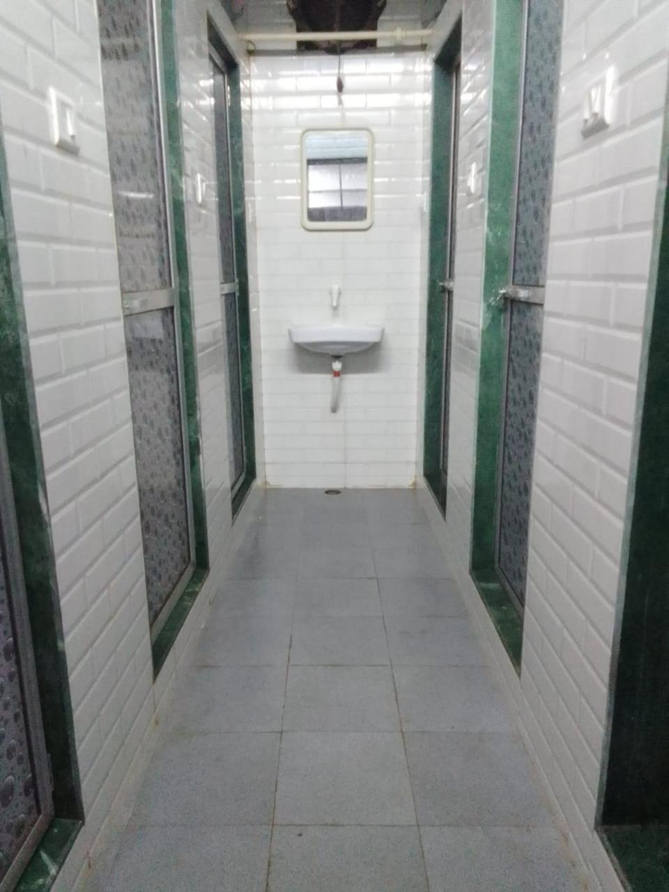 Amaan Hotel Мумбаи Экстерьер фото